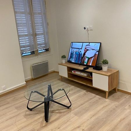 Grand F4 De 71M2 Pour 6 Personnes En Plein Centre Ville Arpajon Kültér fotó