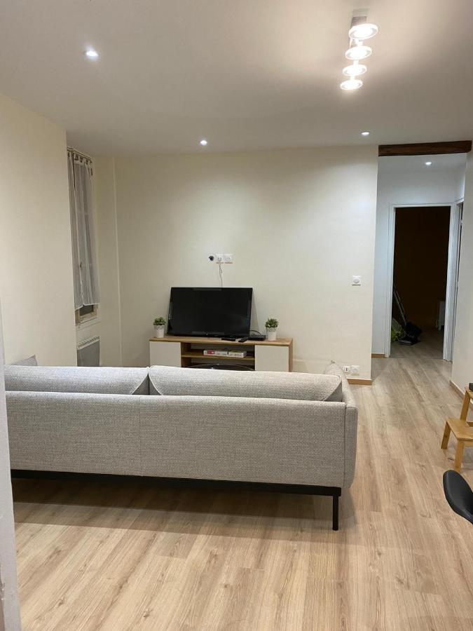 Grand F4 De 71M2 Pour 6 Personnes En Plein Centre Ville Arpajon Kültér fotó