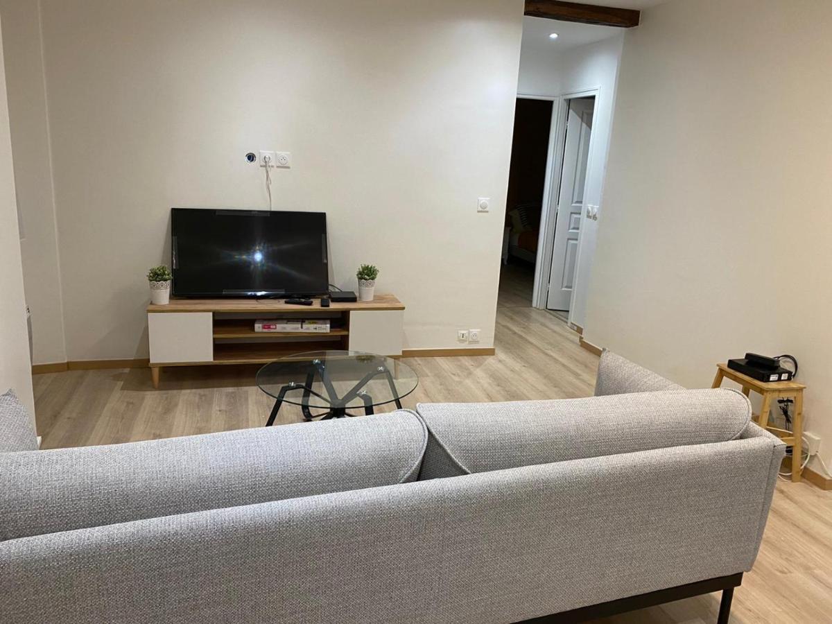 Grand F4 De 71M2 Pour 6 Personnes En Plein Centre Ville Arpajon Kültér fotó